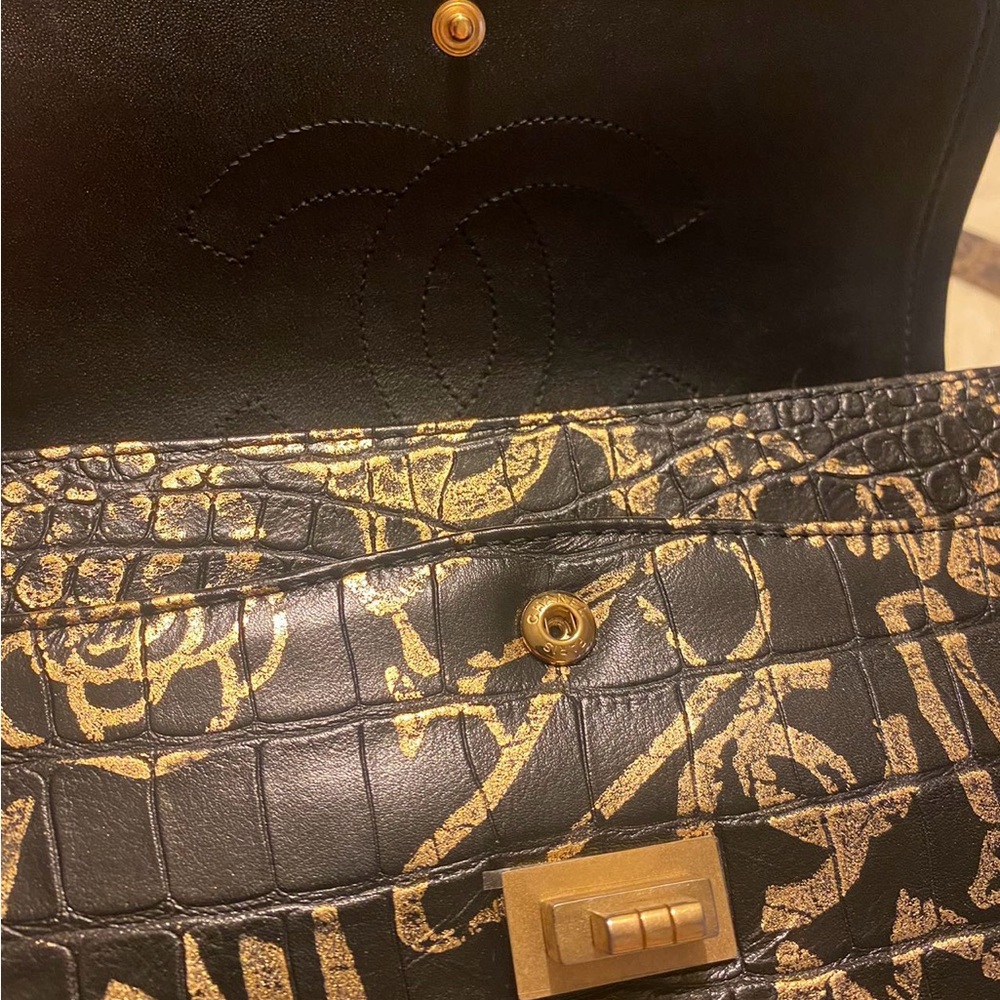 Chanel Limited Edition Crocodile Embossed Graffiti Reissue 2.55 - Picture 7 of 8
